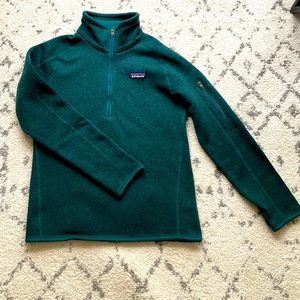 Patagonia Women’s Quarter Zip, Worn Once and Looks Like New.